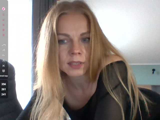 Tina45516 live cam on BongaCams