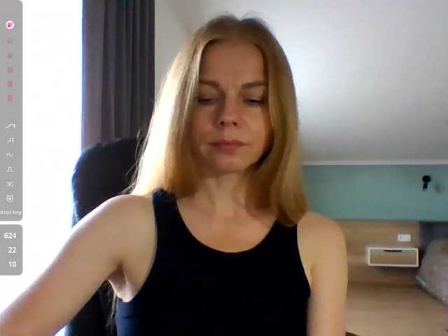 BlondaTina live cam preview