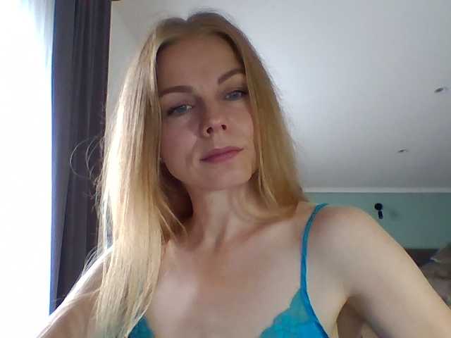 Tina45516 live cam on BongaCams