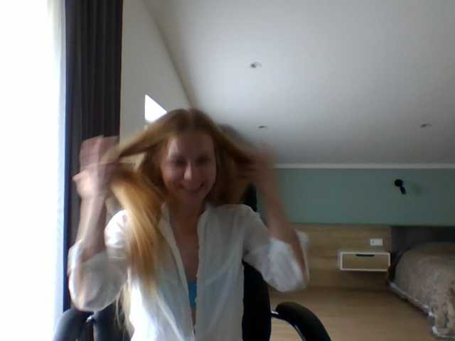 BlondaTina live webcam show