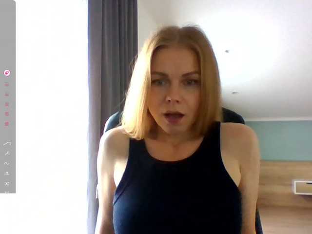 BlondaTina live cam preview