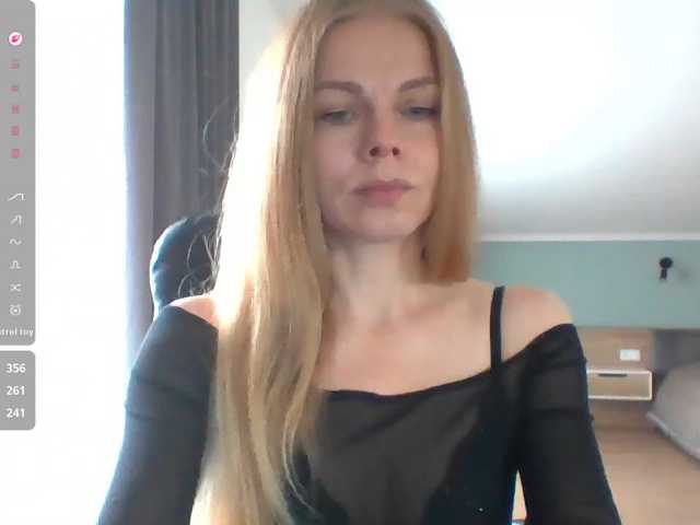 BlondaTina live cam preview