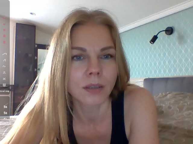 Tina45516 live cam on BongaCams