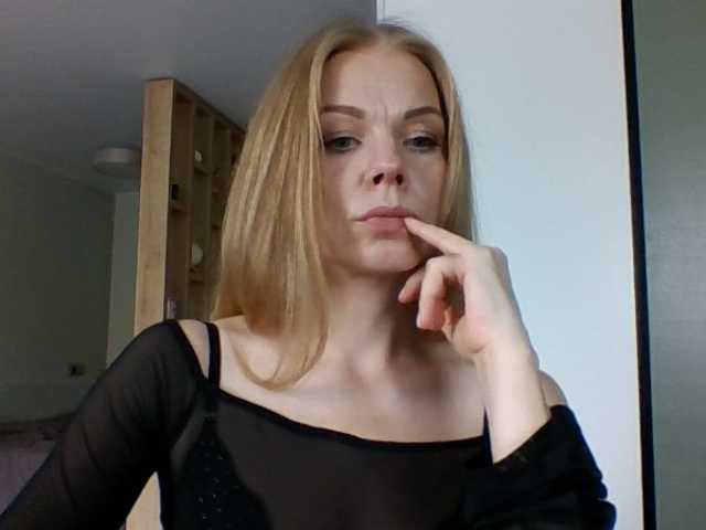 Tina45516 live cam on BongaCams