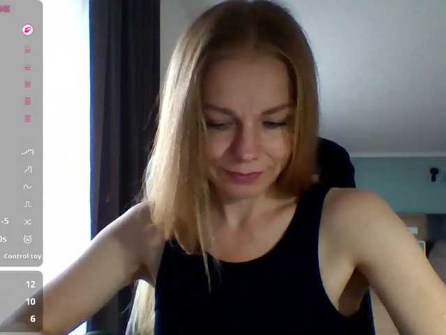Tina45516 live cam on BongaCams