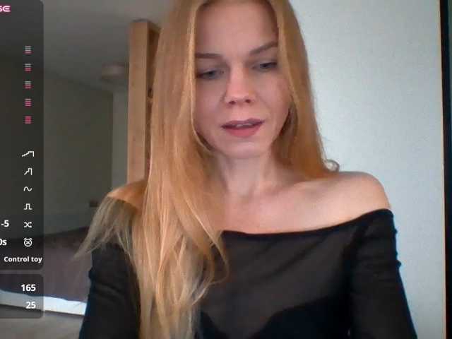 BlondaTina live cam on BongaCams