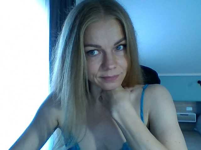 Tina45516 live cam on BongaCams