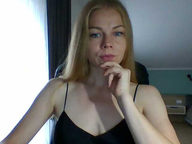 Tina45516 live cam on BongaCams