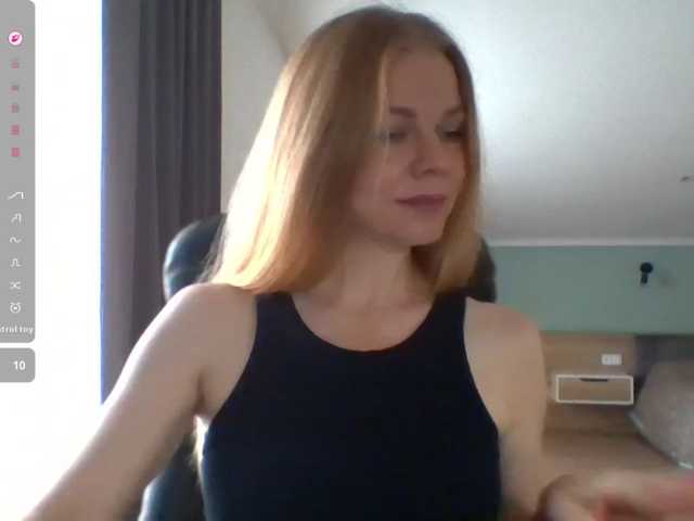 BlondaTina live cam preview