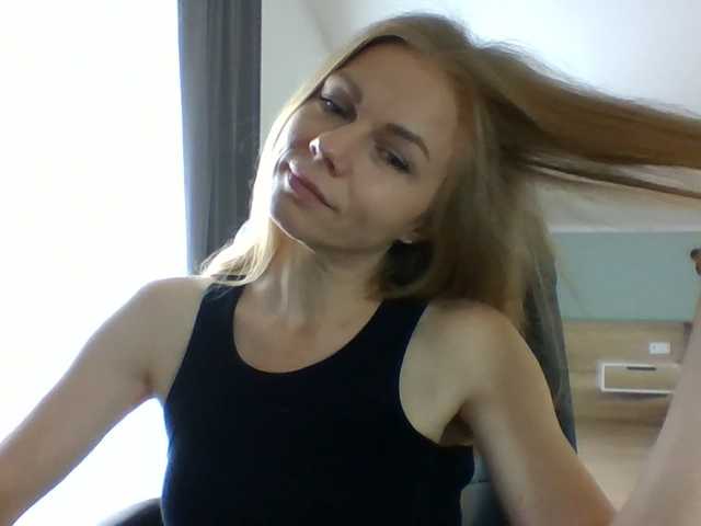 Tina45516 live cam on BongaCams