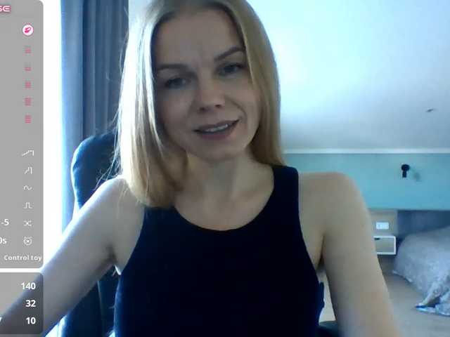Tina45516 live cam on BongaCams