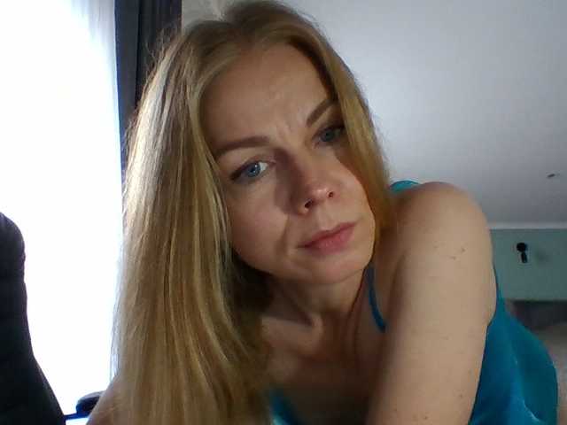 Tina45516 live cam on BongaCams