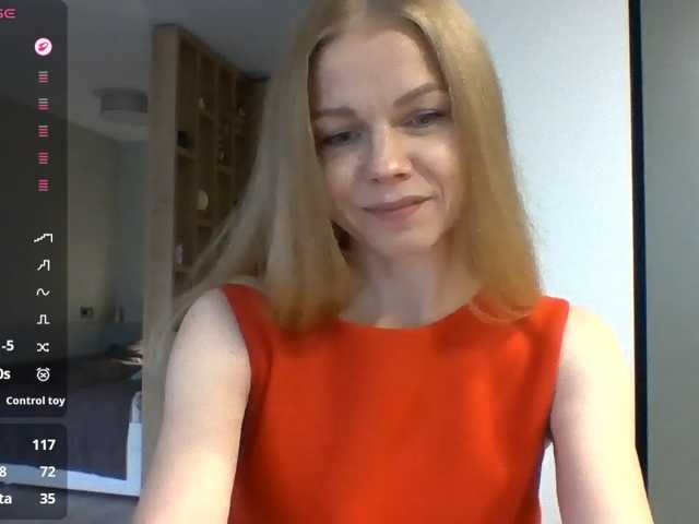 BlondaTina live cam preview