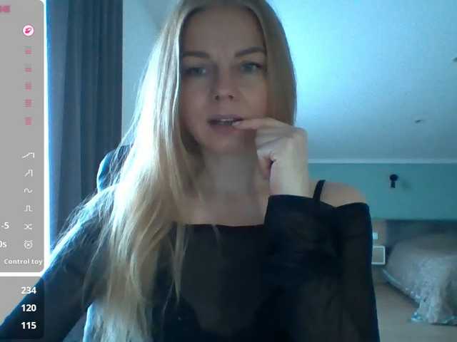 BlondaTina live cam preview