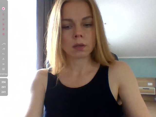 BlondaTina live cam preview