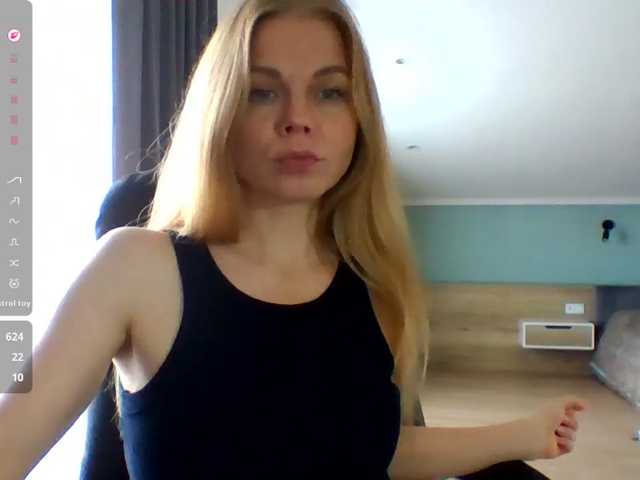 BlondaTina live cam preview