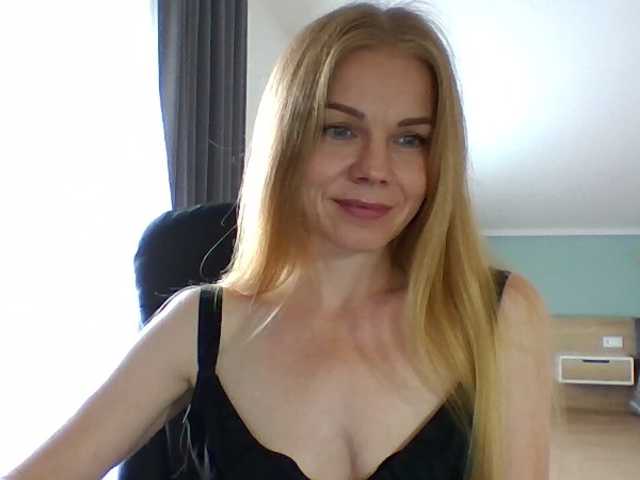 Tina45516 live cam on BongaCams