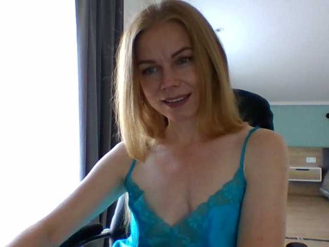 Tina45516 live cam on BongaCams