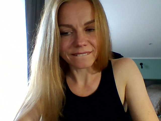 Tina45516 live cam on BongaCams