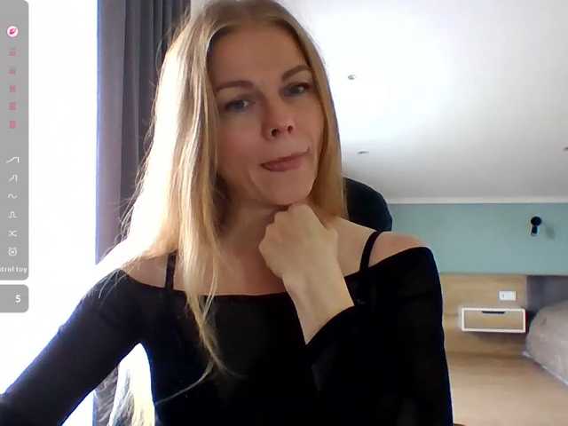 BlondaTina live cam preview