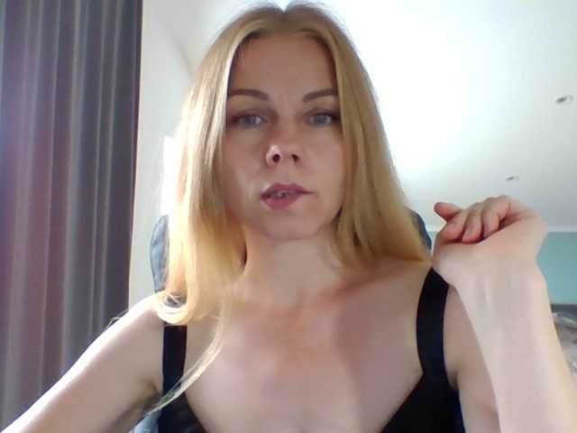 Tina45516 live cam on BongaCams