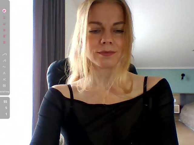 BlondaTina live cam preview