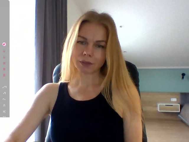 Tina45516 live cam on BongaCams