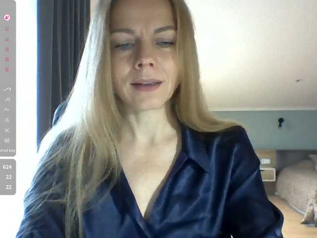 Tina45516 live cam on BongaCams
