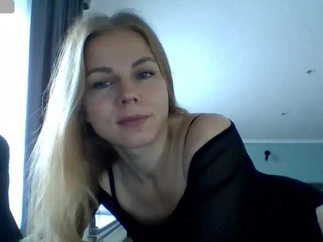 BlondaTina live cam preview