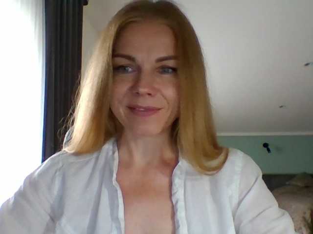 BlondaTina live webcam show