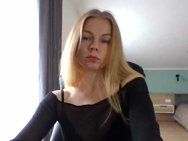 Tina45516 live cam on BongaCams
