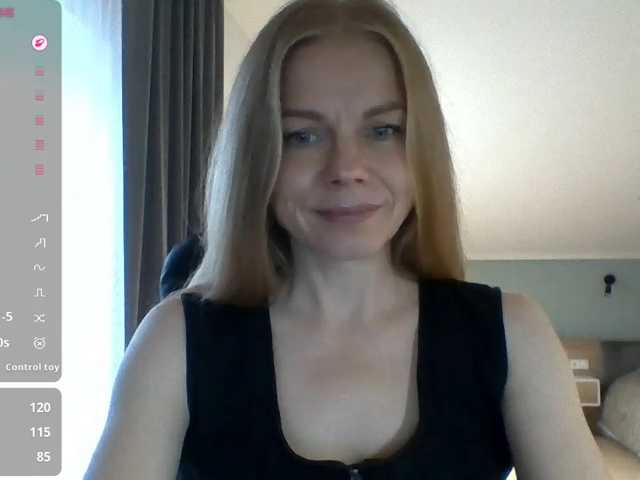 BlondaTina live cam preview