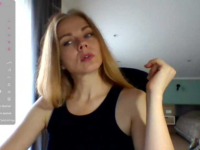BlondaTina live cam preview