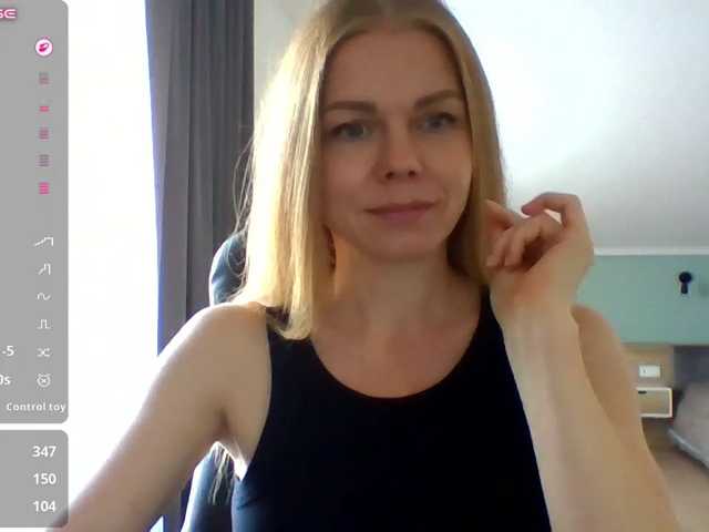 Tina45516 live cam on BongaCams