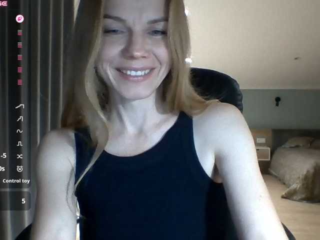 BlondaTina live cam on BongaCams