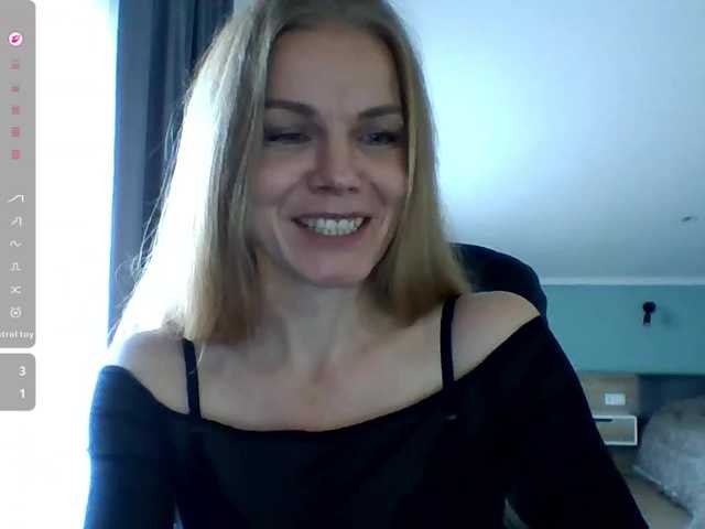 BlondaTina live cam preview