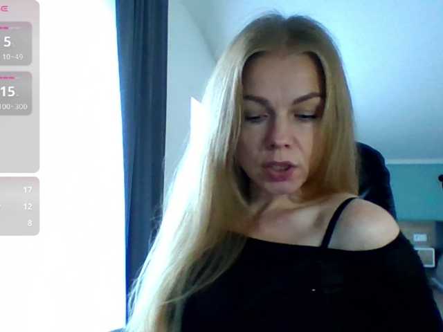 Tina45516 live cam on BongaCams