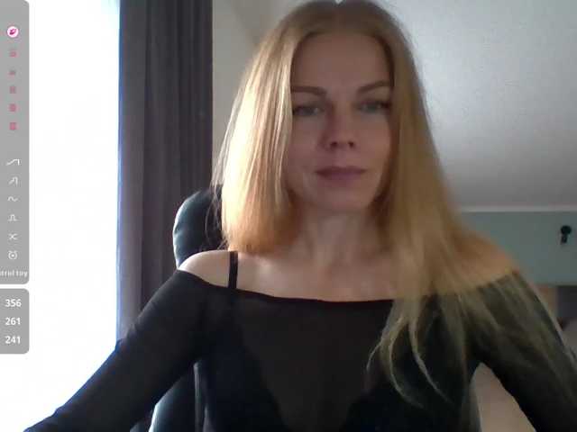 Tina45516 live cam on BongaCams