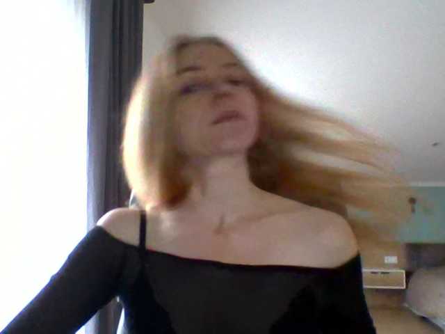 Tina45516 live cam on BongaCams