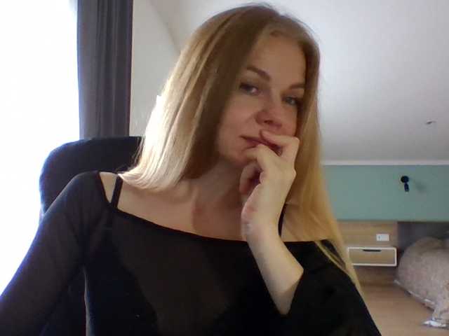 Tina45516 live cam on BongaCams