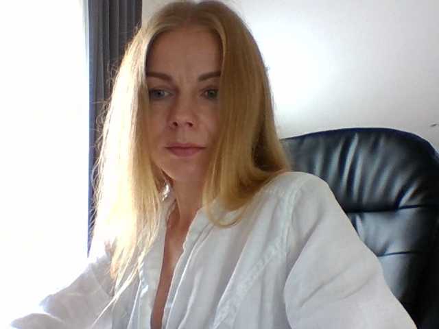 Tina45516 live cam on BongaCams