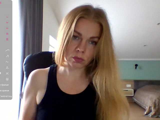 BlondaTina live cam preview