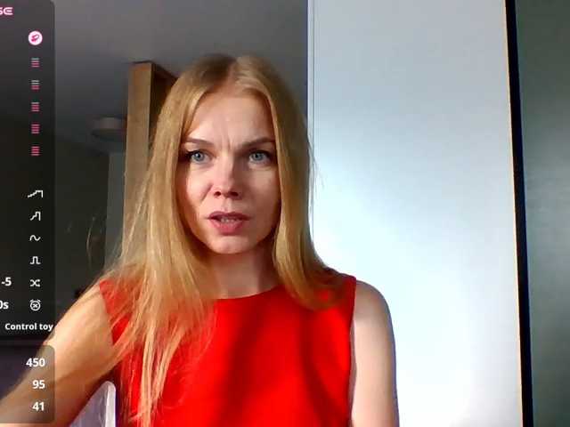 BlondaTina live cam preview