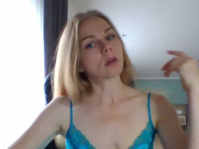 Tina45516 live cam on BongaCams