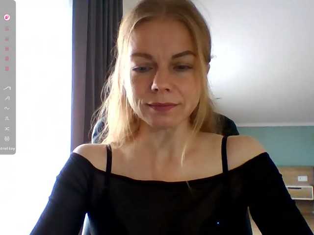 Tina45516 live cam on BongaCams