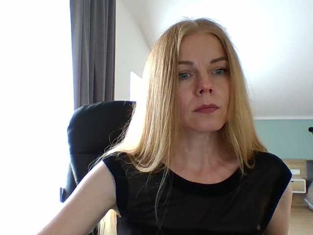 Tina45516 live cam on BongaCams