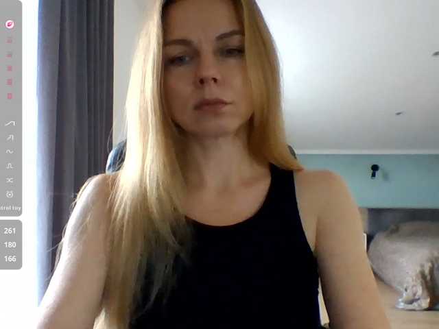 BlondaTina live cam preview