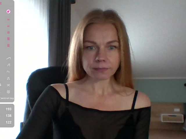 Tina45516 live cam on BongaCams