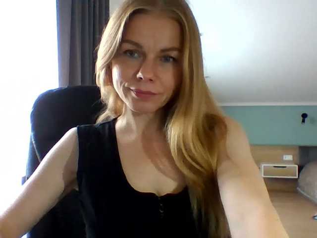 Tina45516 live cam on BongaCams