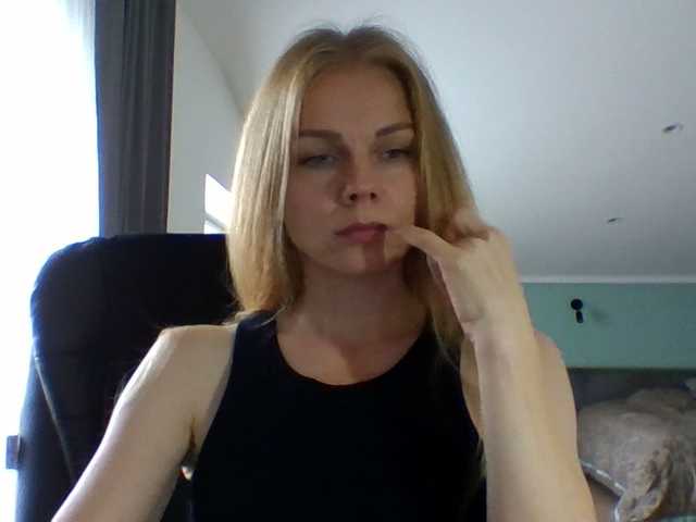 Tina45516 live cam on BongaCams